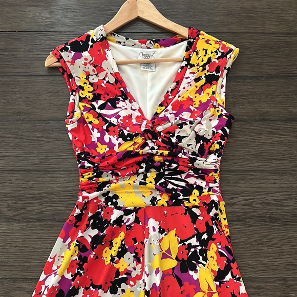 Maggot L woman’s floral cinched waist midi dress - Picture 10 of 16